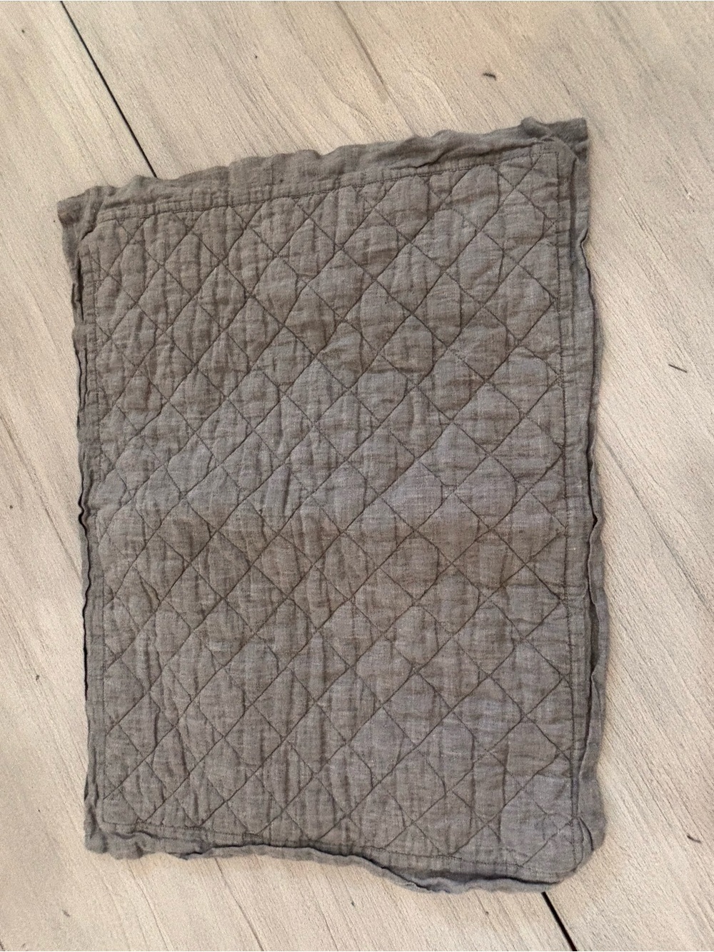 POTTERY BARN One Gray Linen Belgian Flax Diamond Quilted Standard Pillow Sham - Picture 1 of 8